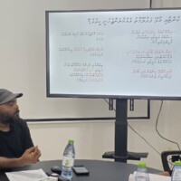 Thimarafushi MCEP survey team talking about waste management